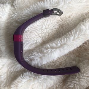 Small Fitbit Charge HR- Plum- with charger